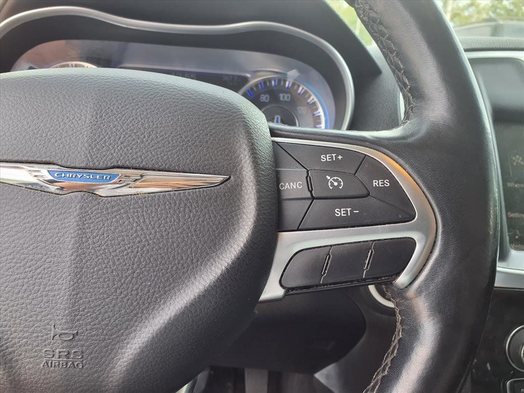 2016 Chrysler 300 4dr Sedan 300C RWD - 22915931 - 8