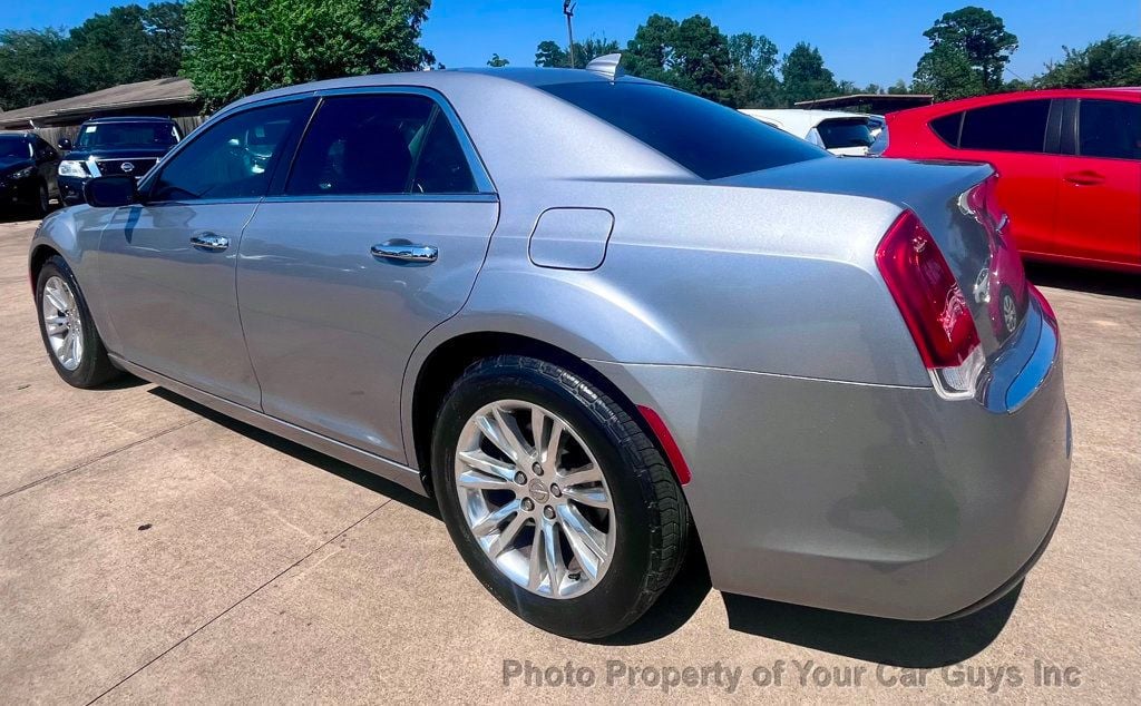 2016 Chrysler 300 4dr Sedan 300C RWD - 22570094 - 9