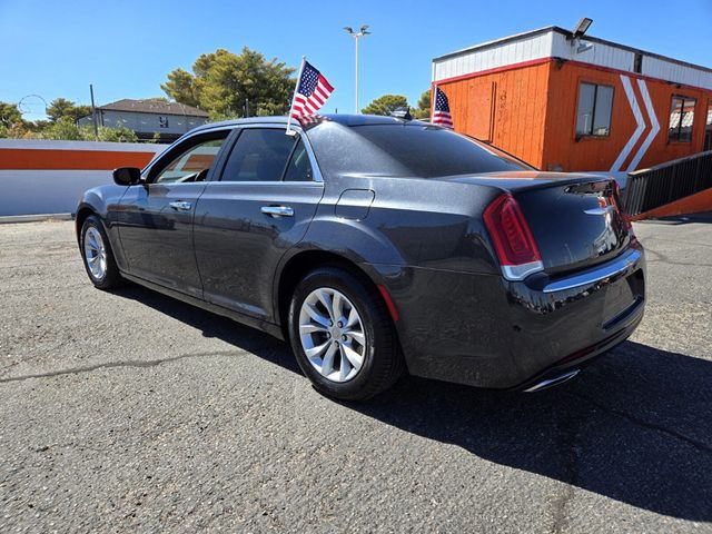 2016 Chrysler 300 4dr Sedan Limited RWD - 22570349 - 2