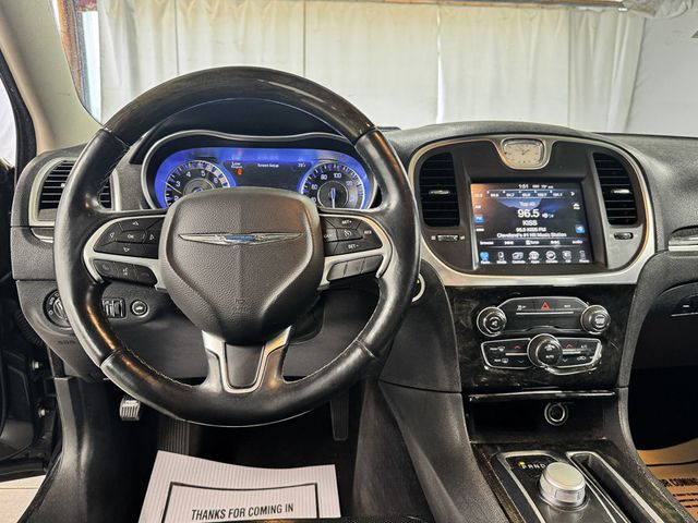2016 Chrysler 300 C AWD - 23041703 - 13