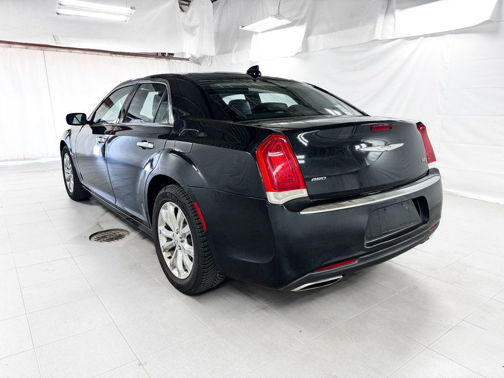 2016 Chrysler 300 C AWD - 23041703 - 3
