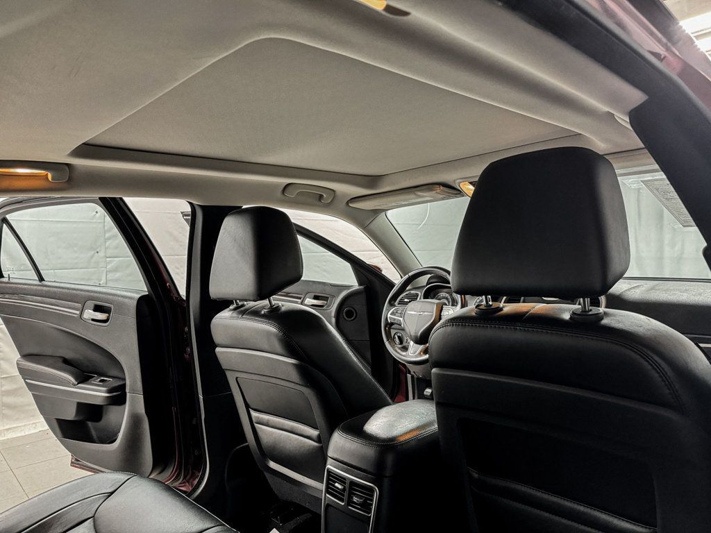 2016 Chrysler 300 LIMITED AWD - 22957259 - 10