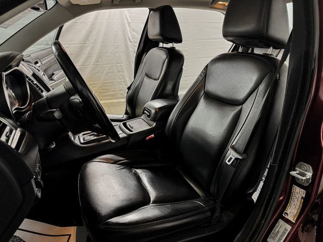 2016 Chrysler 300 LIMITED AWD - 22957259 - 6