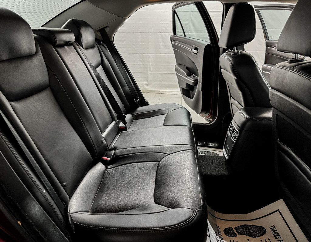 2016 Chrysler 300 LIMITED AWD - 22957259 - 8