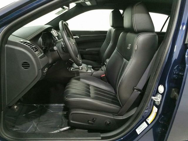 2016 Chrysler 300 S - 15400138 - 6