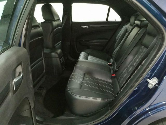 2016 Chrysler 300 S - 15400138 - 8