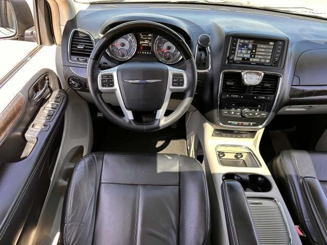 2016 Chrysler Town & Country 4dr Wagon Limited Platinum - 22407074 - 12