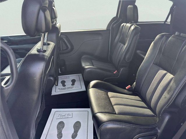 2016 Chrysler Town & Country 4dr Wagon S - 22961861 - 10