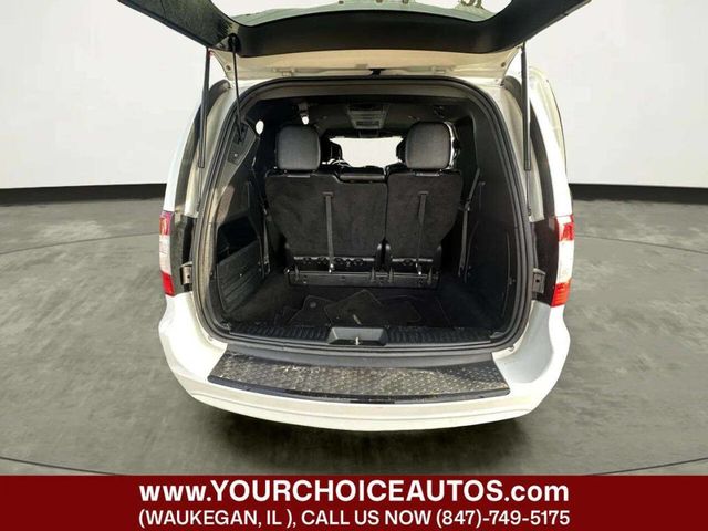 2016 Chrysler Town & Country 4dr Wagon S - 22961861 - 13