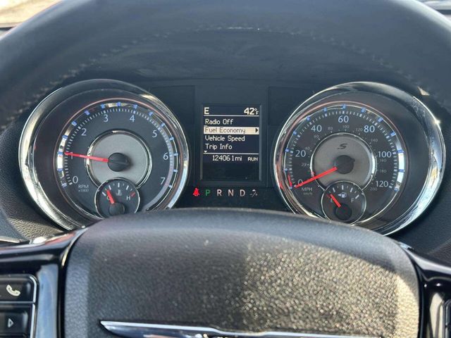 2016 Chrysler Town & Country 4dr Wagon S - 22961861 - 18