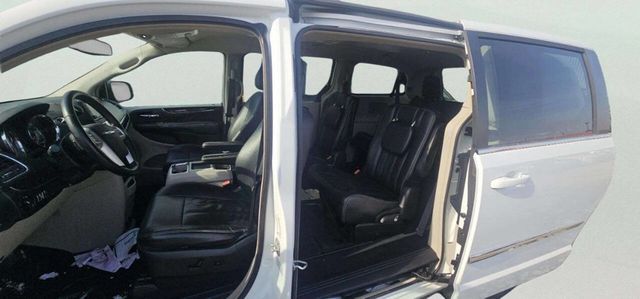 2016 Chrysler Town & Country 4dr Wagon Touring - 22983199 - 8