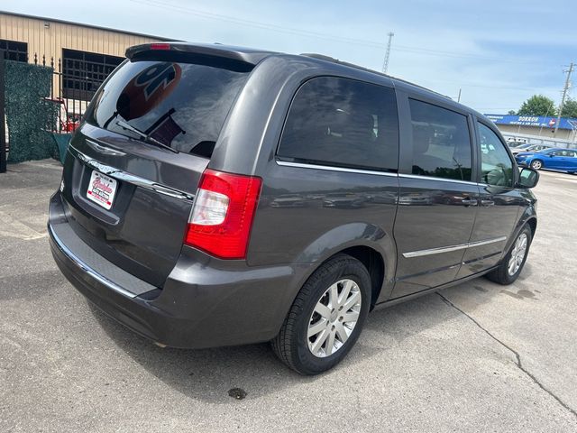 2016 Chrysler Town & Country 4dr Wagon Touring - 23021376 - 12