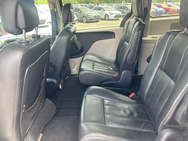 2016 Chrysler Town & Country 4dr Wagon Touring - 23021376 - 16