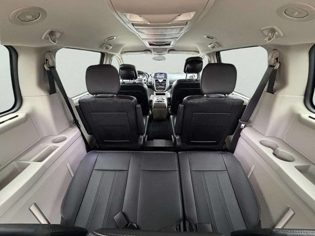2016 Chrysler Town & Country 4dr Wagon Touring - 22970612 - 10