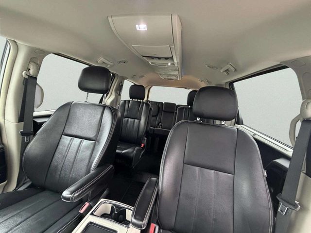 2016 Chrysler Town & Country 4dr Wagon Touring - 22970612 - 15