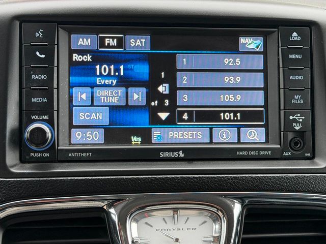 2016 Chrysler Town & Country 4dr Wagon Touring - 22970612 - 38