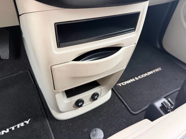 2016 Chrysler Town & Country 4dr Wagon Touring - 22970612 - 41