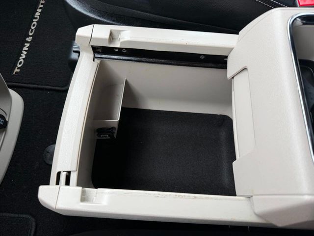 2016 Chrysler Town & Country 4dr Wagon Touring - 22970612 - 45