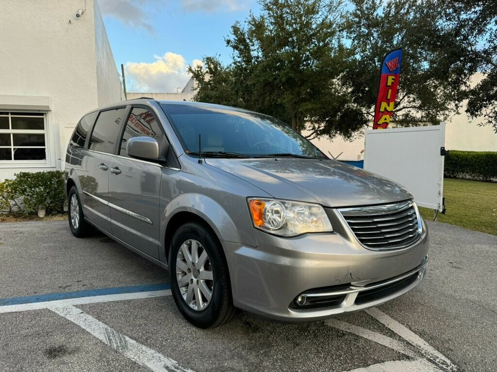 2016 Chrysler Town & Country 4dr Wagon Touring - 22719155 - 0