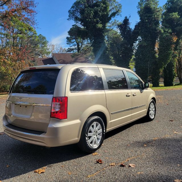 2016 Chrysler Town & Country 4dr Wagon Touring - 22637401 - 5