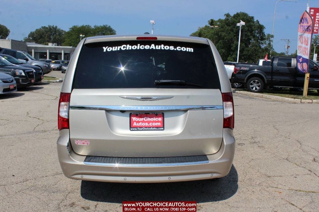 2016 Chrysler Town & Country 4dr Wagon Touring-L Anniversary Edition - 22570708 - 3