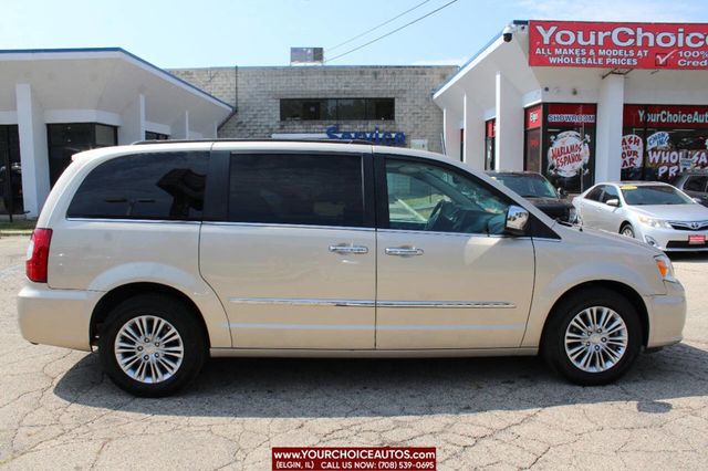 2016 Chrysler Town & Country 4dr Wagon Touring-L Anniversary Edition - 22570708 - 5