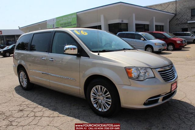 2016 Chrysler Town & Country 4dr Wagon Touring-L Anniversary Edition - 22570708 - 6