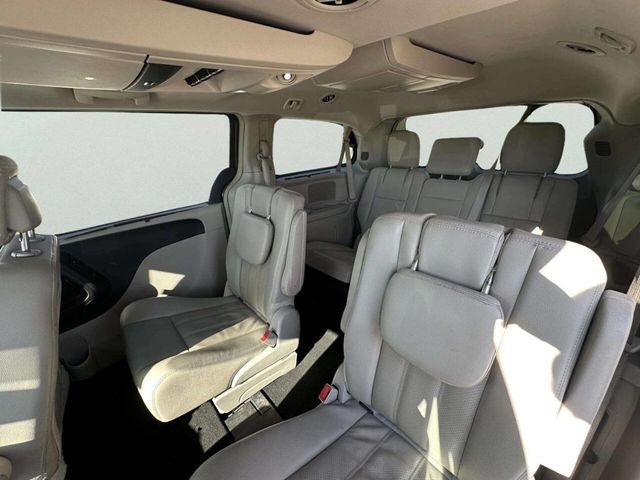 2016 Chrysler Town & Country 4dr Wagon Touring-L Anniversary Edition - 23033084 - 15