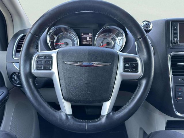 2016 Chrysler Town & Country 4dr Wagon Touring-L Anniversary Edition - 23033084 - 21
