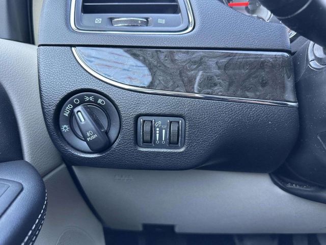 2016 Chrysler Town & Country 4dr Wagon Touring-L Anniversary Edition - 23033084 - 24
