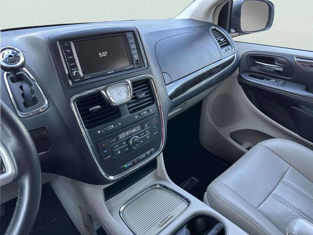 2016 Chrysler Town & Country 4dr Wagon Touring-L Anniversary Edition - 23033084 - 28