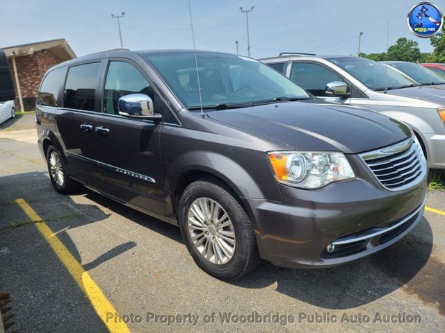 2016 Chrysler Town & Country Touring-L - 23055443 - 1