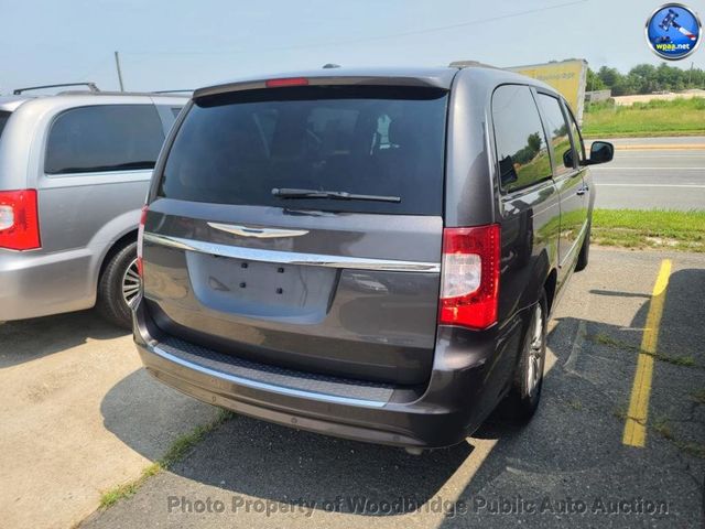 2016 Chrysler Town & Country Touring-L - 23055443 - 2