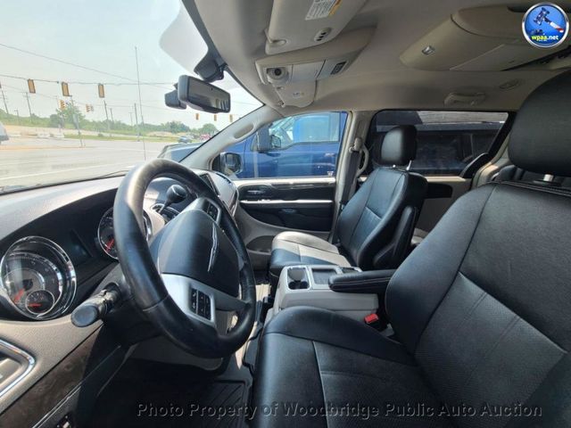 2016 Chrysler Town & Country Touring-L - 23055443 - 6