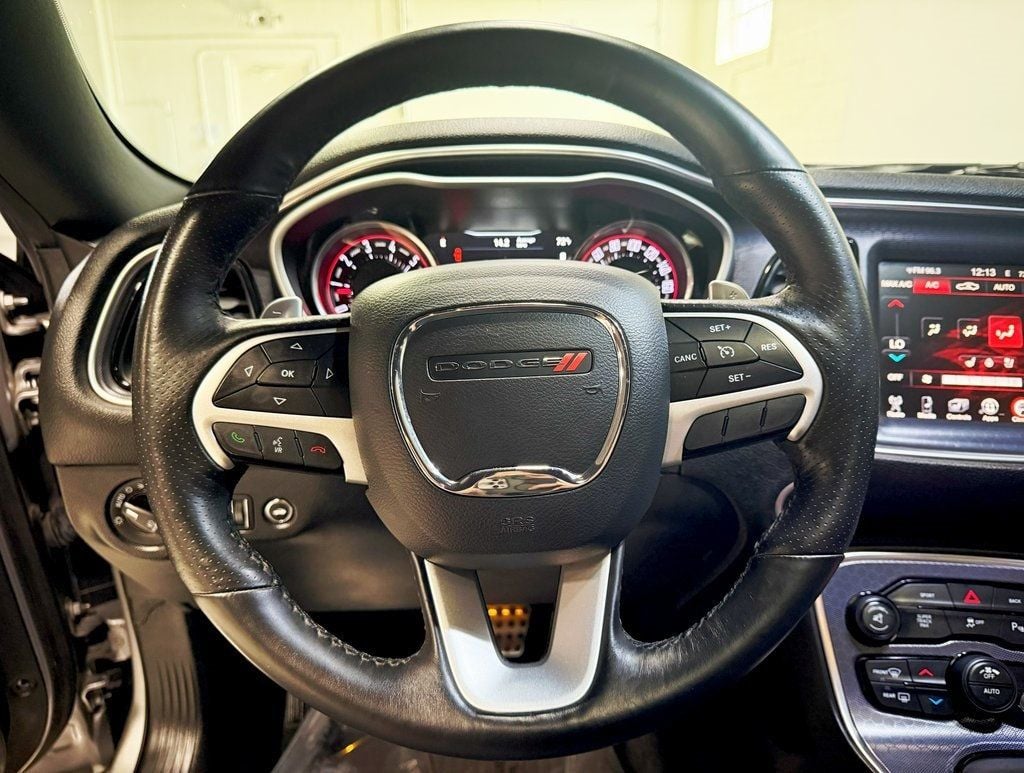 2016 Dodge Challenger 392 Scat Pack Shaker photo 13