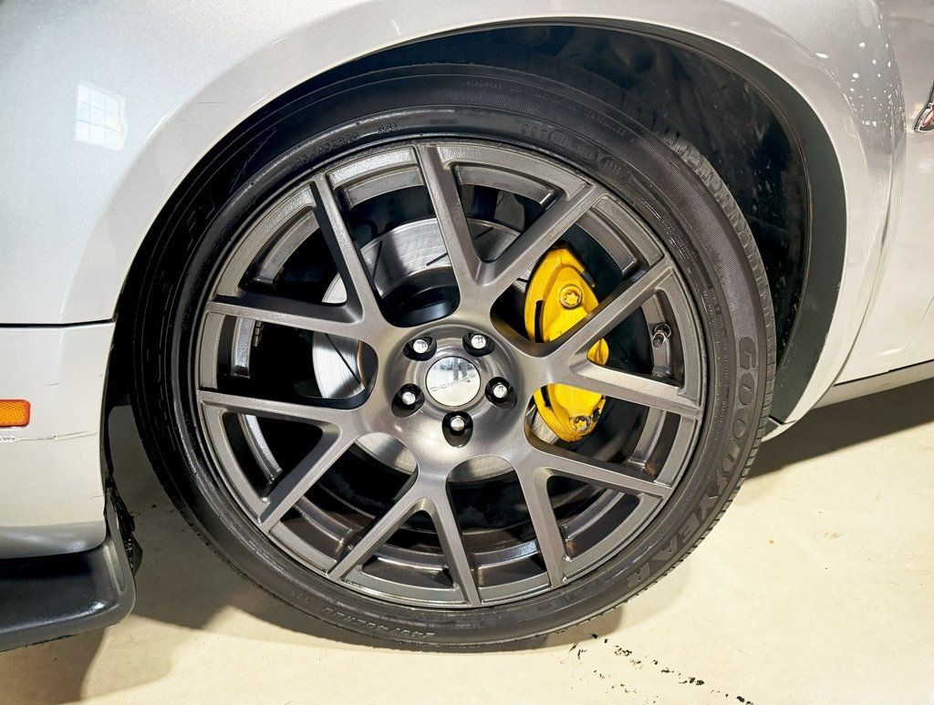 2016 Dodge Challenger 392 Scat Pack Shaker photo 2