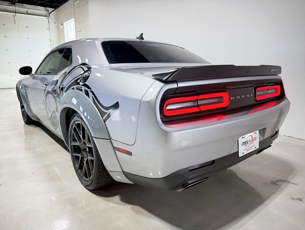 2016 Dodge Challenger 392 Scat Pack Shaker photo 5