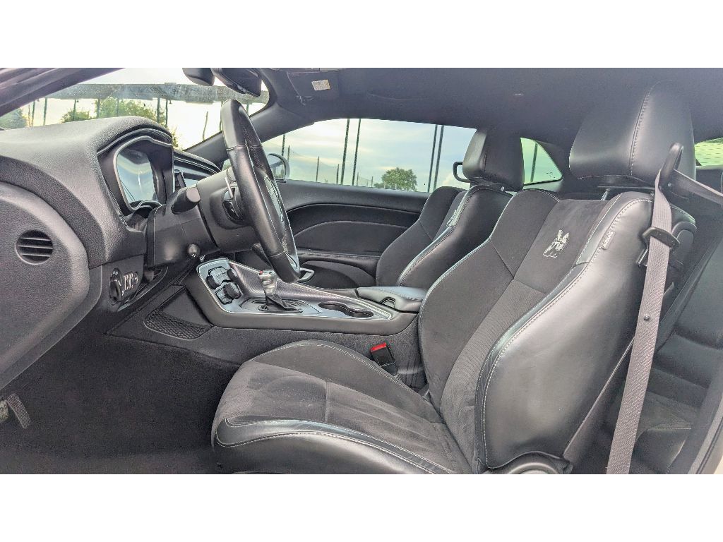 2016 Dodge Challenger 392 Scat Pack Shaker photo 11