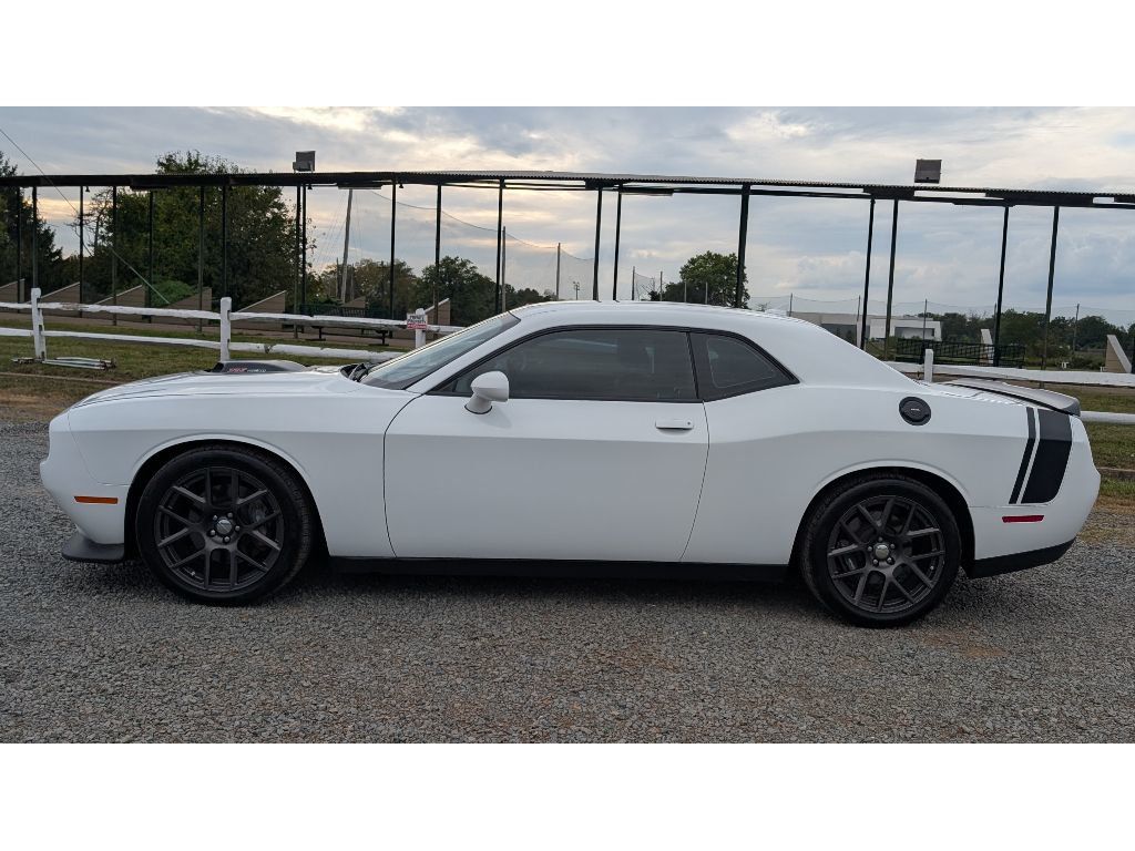 2016 Dodge Challenger 392 Scat Pack Shaker photo 4