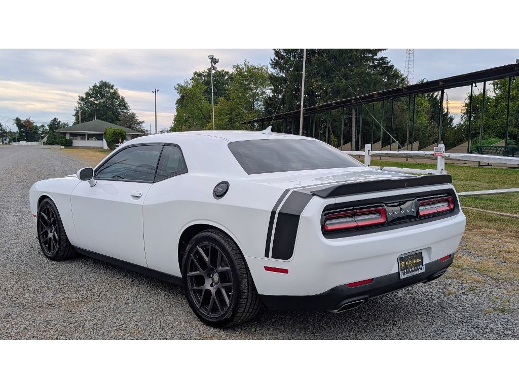 2016 Dodge Challenger 392 Scat Pack Shaker photo 5