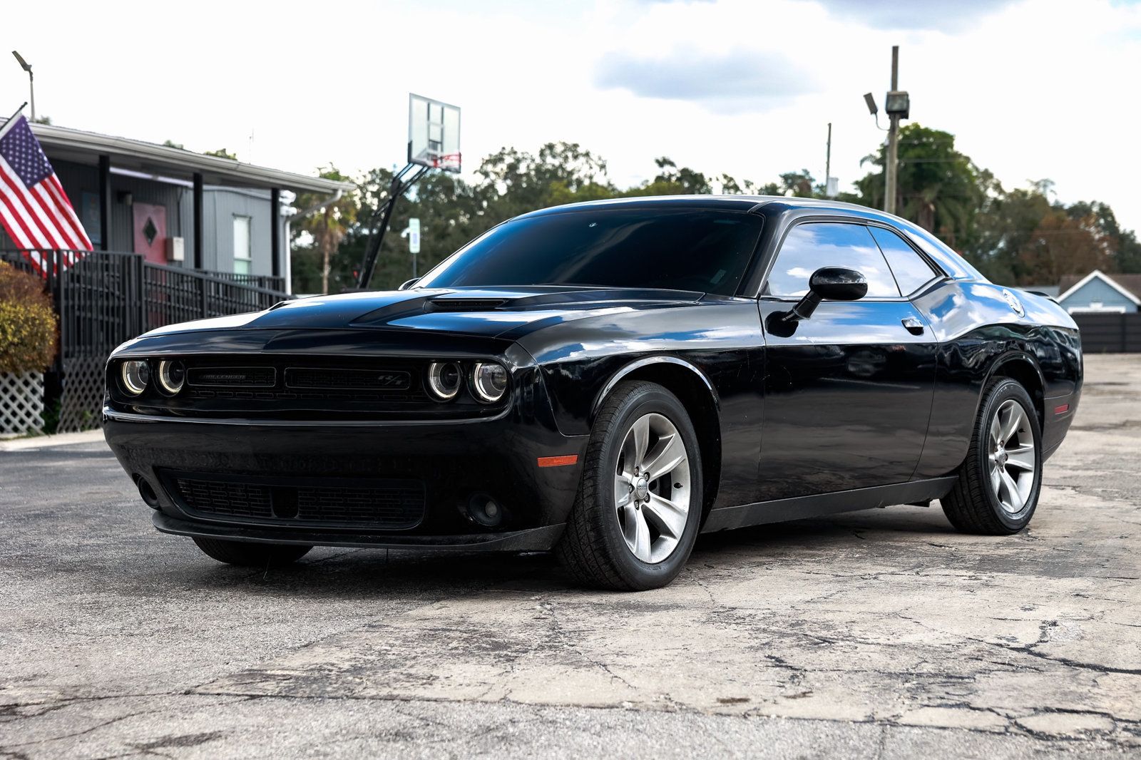 2016 Dodge Challenger SXT Plus photo 2