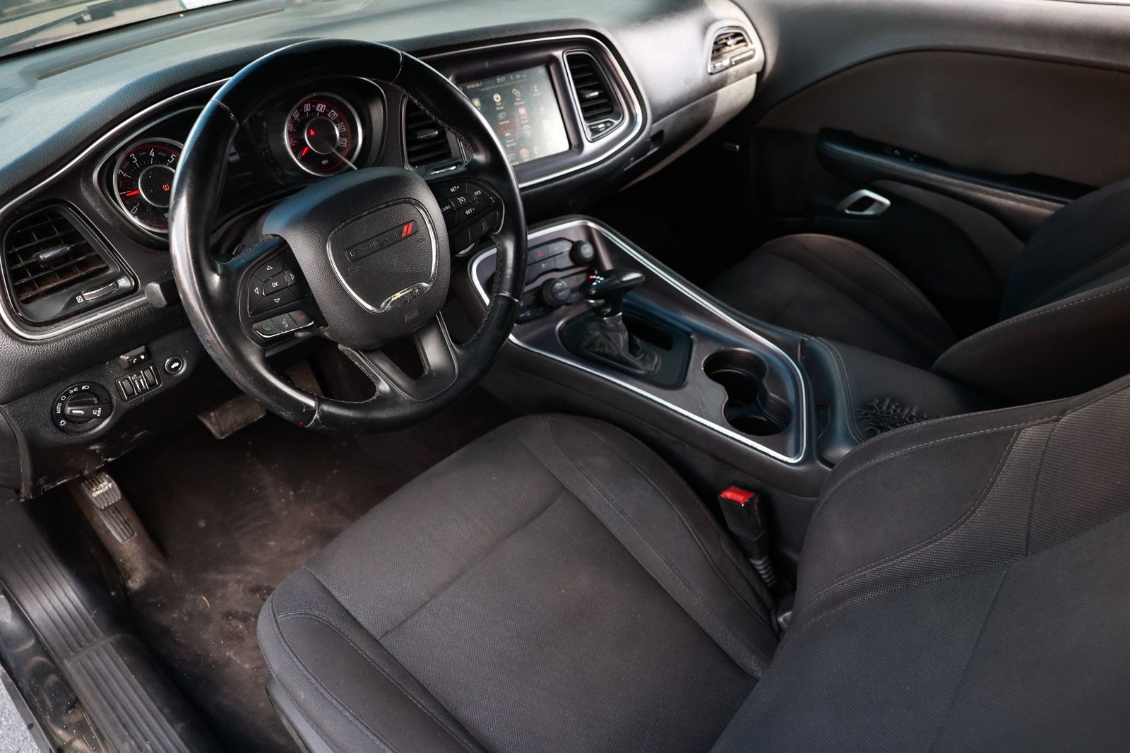 2016 Dodge Challenger SXT Plus photo 3