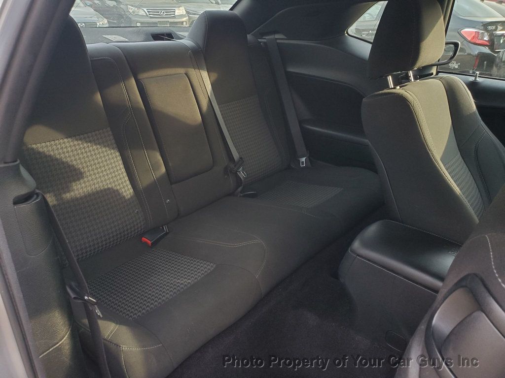 2016 Dodge Challenger 2dr Coupe SXT - 23002250 - 19