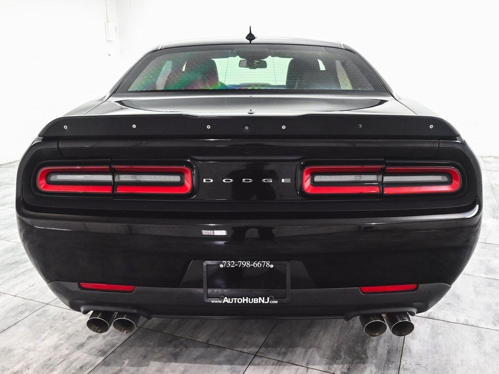 2016 Dodge Challenger 392 Scat Pack Shaker photo 3