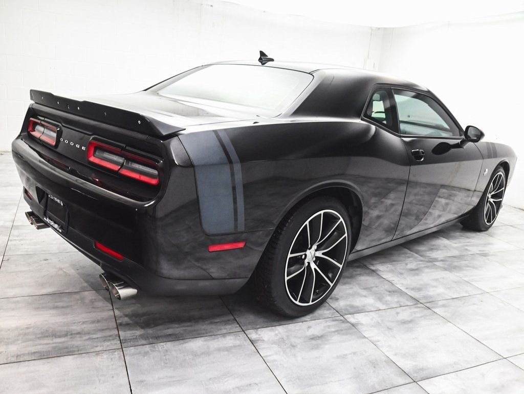 2016 Dodge Challenger 392 Scat Pack Shaker photo 4