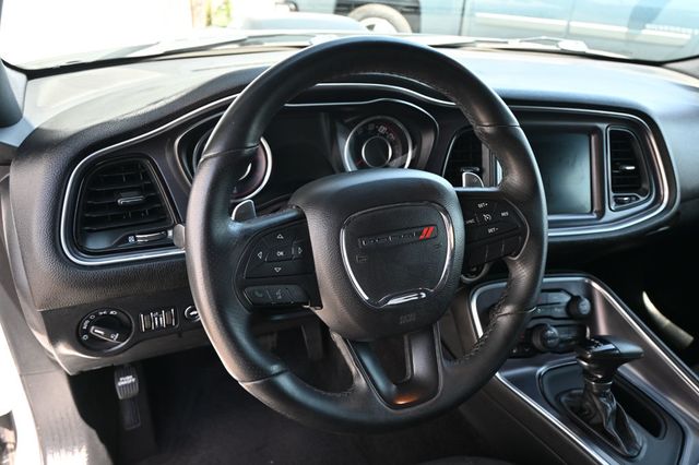 2016 Dodge Challenger R/T Shaker - 22837586 - 9