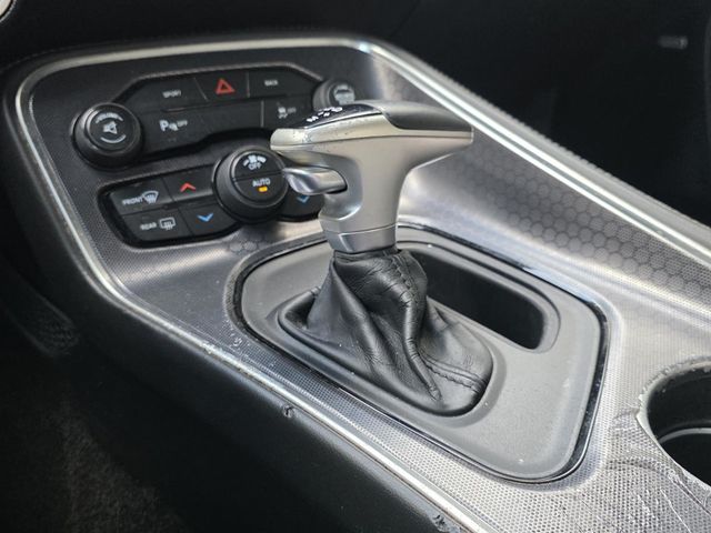 2016 Dodge Challenger SXT - 23090289 - 19