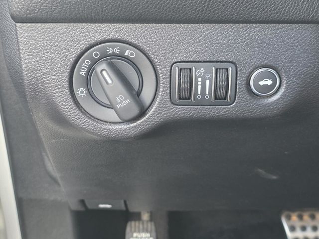 2016 Dodge Challenger SXT - 23090289 - 20