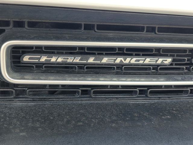 2016 Dodge Challenger SXT - 23090289 - 25