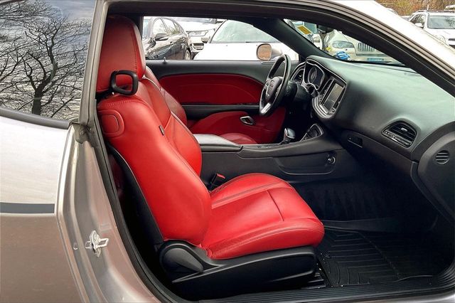 2016 Dodge Challenger SXT - 22959278 - 11